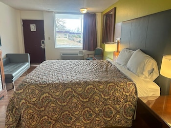 Deluxe Room, 1 King Bed