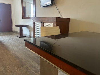 Deluxe Room, 1 King Bed