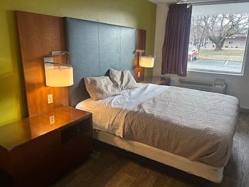 Deluxe Room, 1 King Bed