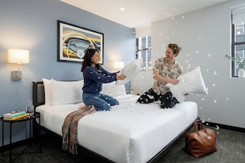 Deluxe Room, 1 King Bed