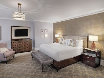 Deluxe Room, 1 Queen Bed, Bay View