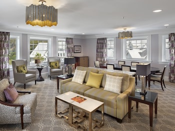 Signature Suite, 1 Bedroom, Bay View (King)