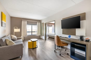 Suite, 2 Queen Beds, Non Smoking