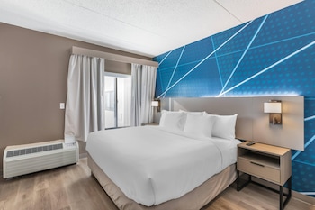 Suite, 1 King Bed with Sofa bed, Non Smoking