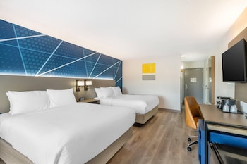 Standard Room, 2 Queen Beds, Non Smoking