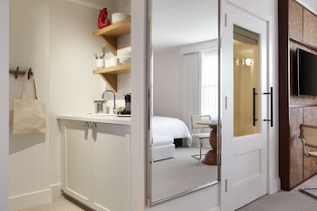 Premier King with Kitchenette