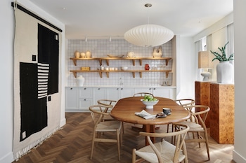 Lyle Suite