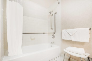 Room, 1 Queen Bed, Accessible, Non Smoking (Tub with Grab Bars)