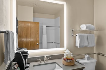 Accessible Standard Room, 1 Queen Bed