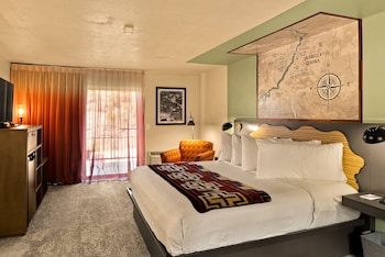 Deluxe Room, 1 King Bed, Mountain View (Trailhead)