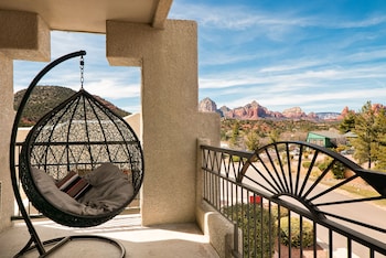 Deluxe Room, 2 Queen Beds, Hill View (Trailhead)