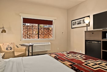 Accessible Standard Room, 1 Queen Bed