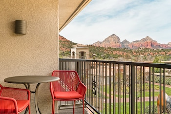 Premium Room, 2 Queen Beds, Mountain View (Courtyard)