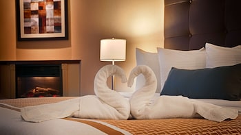 Standard Room, 1 King Bed, Non Smoking, Jetted Tub