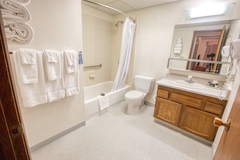 Deluxe 2 Bedrom Suite