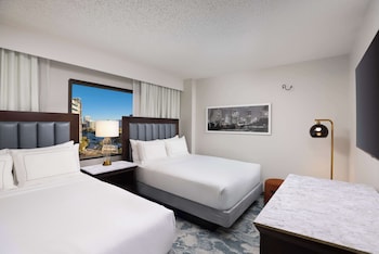 Junior Suite, 2 Queen Beds, Kitchen