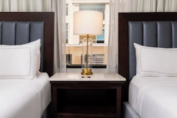 Junior Suite, 2 Queen Beds, Kitchen