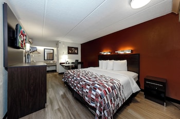 Superior Room, 1 King Bed, Non Smoking, Refrigerator & Microwave