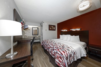 Superior Room, 1 King Bed, Smoking, Refrigerator & Microwave