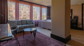 Grand Room, 1 King Bed