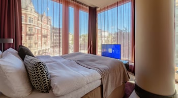 Twin Room (Spacious)