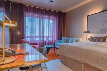 Family Room (Standard)