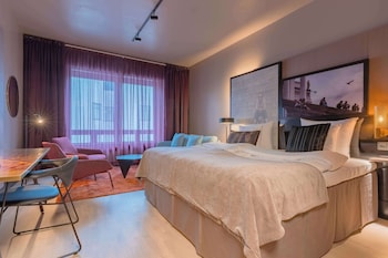 Family Room (Standard)