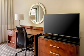 Room, 2 Double Beds (Mobility Accessible, Roll-In Shower)