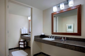 Club Room, 1 King Bed