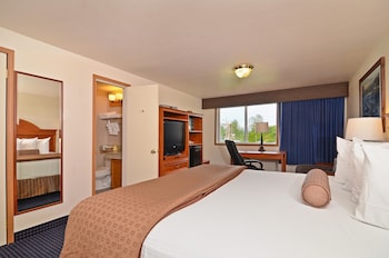 Standard Room, 1 King Bed, Non Smoking, Balcony (Oversized Room)