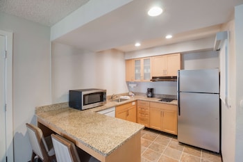 Suite, Multiple Beds, Accessible (Mobility Roll in Shower Two Bedrooms)