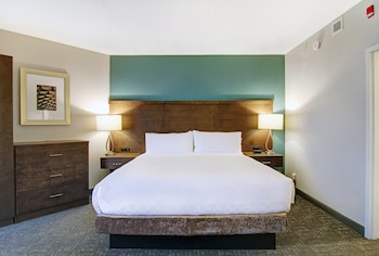 Studio Suite, 1 King Bed with Sofa bed, Kitchen (Accessible)