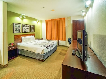 Standard Room, 1 Queen Bed, Non Smoking
