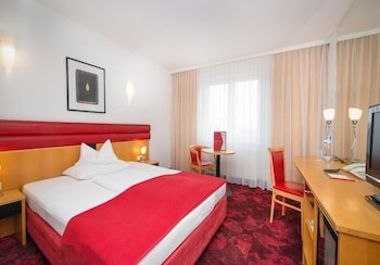 Basic Double Room, 1 Queen Bed