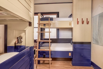 Bungalow Bunk Suite
