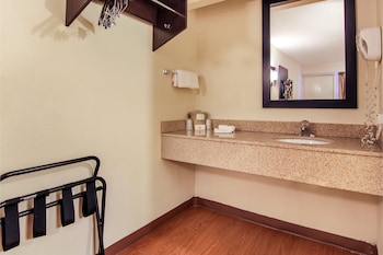 Deluxe Room, 1 King Bed, Accessible, Non Smoking