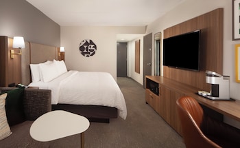 Standard Room, 1 King Bed with Sofa bed, Accessible Bathtub (Communications)