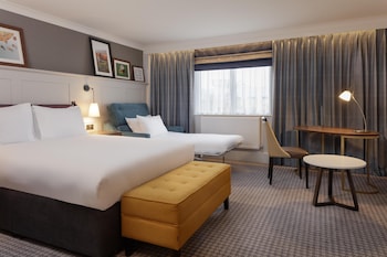 Deluxe Room, 1 Queen Bed with Sofa bed