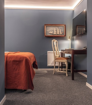 Small Double Room (no window)