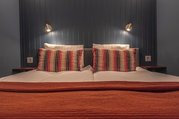 Small Double Room (no window)