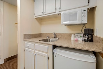 2 Queen Beds, Oceanfront, Accessible