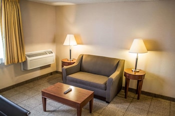 1 King Bed, Suite, Nonsmoking, Upgrade