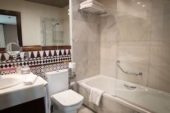 Triple Room (2 adults and 1 child)