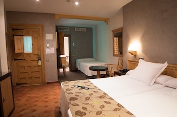 Triple Room (2 adults and 1 child)