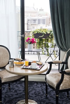 Deluxe Terrace Room