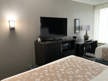 Room, 2 Queen Beds, Accessible, Non Smoking