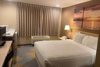Efficiency, Standard Room, 1 Queen Bed