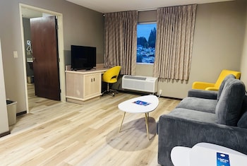 Standard Studio Suite, 2 Queen Beds, Non Smoking
