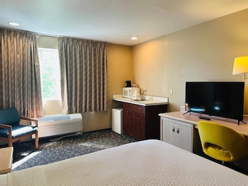 Efficiency, Standard Room, 1 Queen Bed
