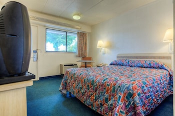 Standard Room, 1 Queen Bed, Non Smoking